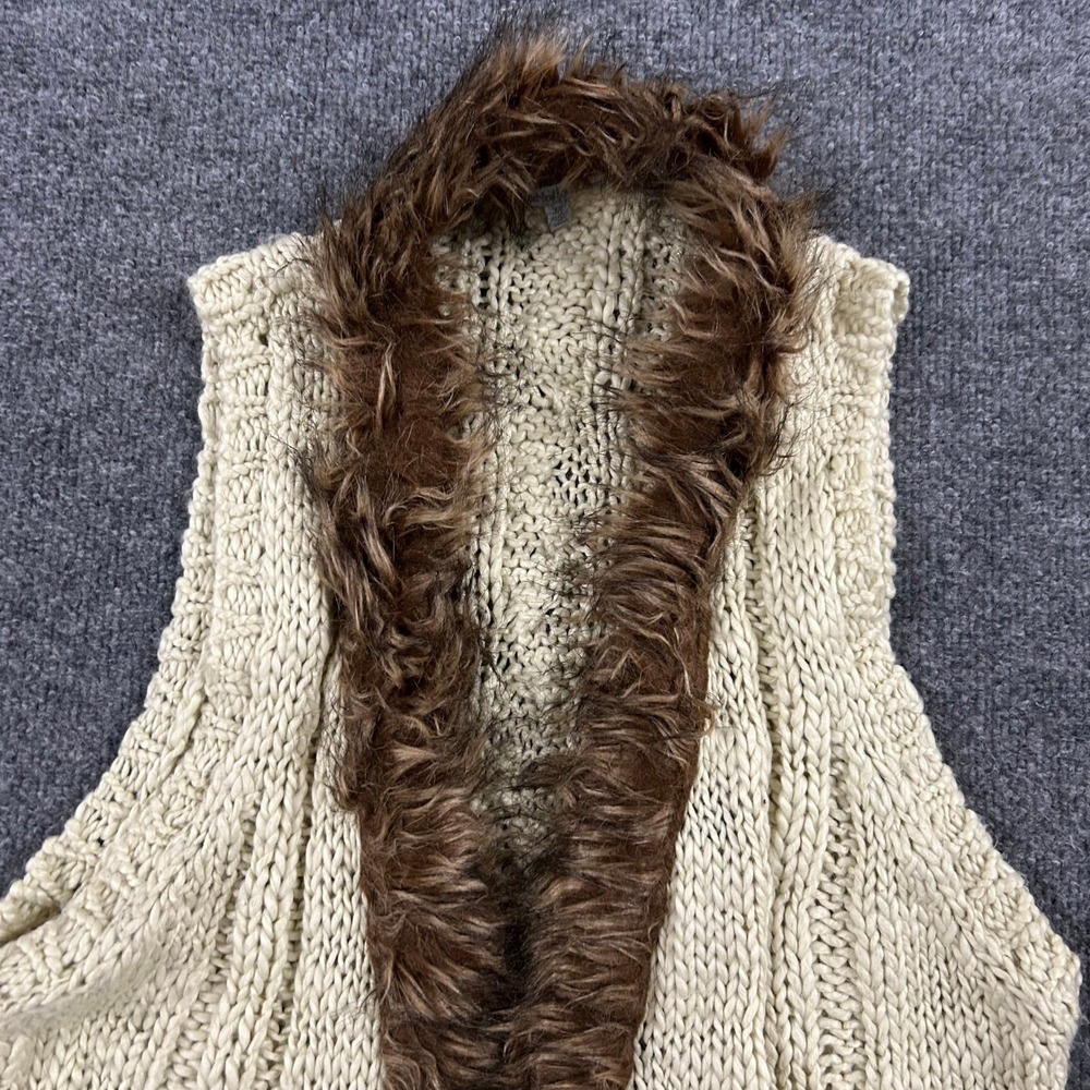 Charlotte Russe Vest Womens Size M Cream Wool Blend Faux Fur Trim Boho Knit
